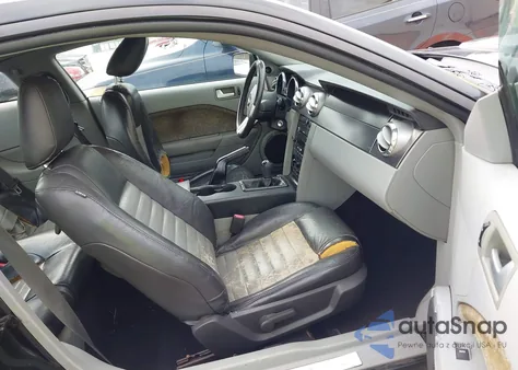 2008 Ford Mustang Gt Deluxe/Gt Premium из США, поврежденный, VIN 1ZVHT82H585111909